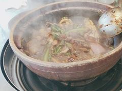 -胡须佬鸡煲四季火锅店(石厦西村直营店)