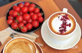 Rose Yin-Yang Latte