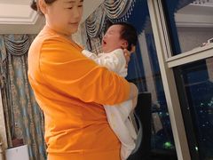 -爱的果实月嫂育婴师(世纪东方店)