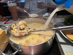 -尚尚仙·酸汤猪手·猪肚鸡火锅(华联万柳购物中心店)