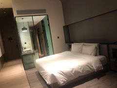 -上海虹桥中心爱琴海亚朵S酒店