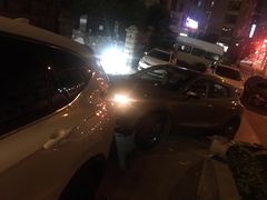 -桔子酒店(上海西藏北路地铁站店)