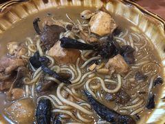 东北小鸡炖蘑菇-东北农家小院(定西路店)