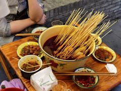 -拈签一笑黄牛肉辣卤串串