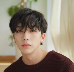 -变画·发型STUDIO