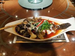 -王朝大酒店徐汇店-地面停车场