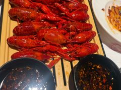 -肥肥虾庄·金牌油焖大虾(汉街SKP店)