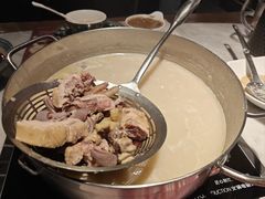 -尚尚仙·酸汤猪手·猪肚鸡火锅(华联万柳购物中心店)