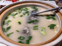 砂锅大鱼头-梅龙镇酒家(南京西路总店)