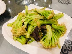 烧鹅汁炒松花-岭南海晏楼(东晓南店)