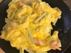 虾球韭黄炒滑蛋-来龙里 精致 东南亚餐室(万象城店)