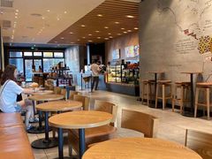 用餐区-星巴克(广州百信广场东区店)