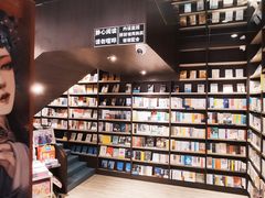 -钟书阁(群光广场店)