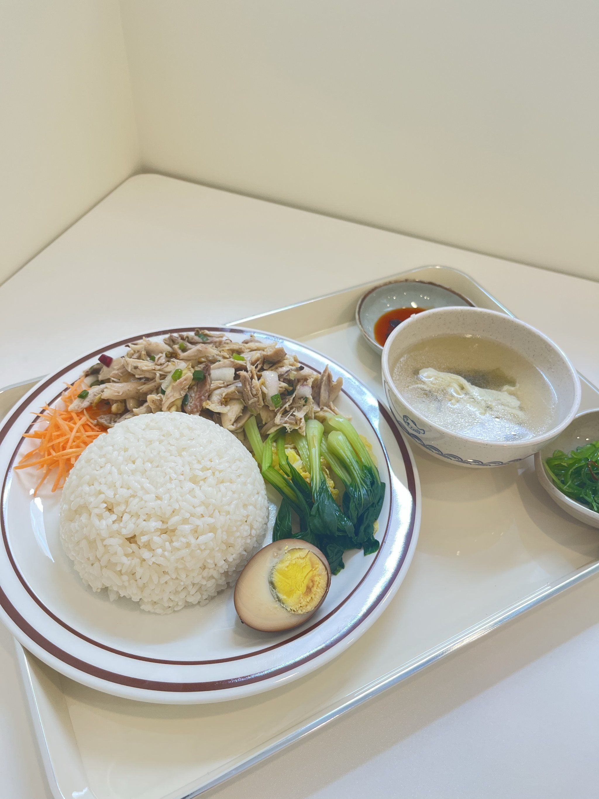 淮海中路盐焗手撕鸡腿饭一人食.爱了[强]