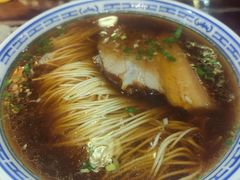 红汤底-同得兴 Since·1995 传统苏式面馆(嘉馀坊店)