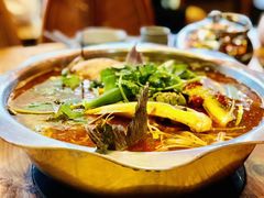 -野山舂·贵州现舂酸汤火锅(鸿通城店)