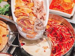 -尚尚仙·酸汤猪手·猪肚鸡火锅(华联万柳购物中心店)