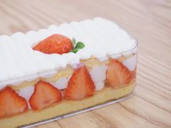 草莓盒子蛋糕-Cafe on warm(丹霞店)
