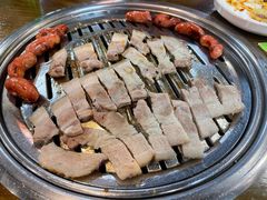 厚切五花肉-·缸桶屋·韩式牛肋条自助烤肉(西湖D11店)