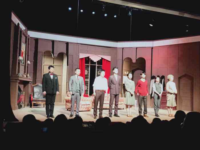 新光影艺苑-"朋友送的票,看的是张爱玲的〈〈倾城之恋〉.