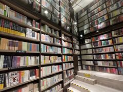 -钟书阁(群光广场店)