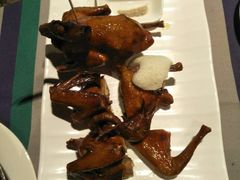 金牌红烧乳鸽-兰桂坊粤泰美食(较场西店)