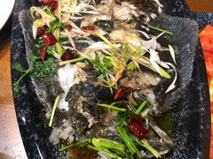 油泼多宝鱼-老东镇啤酒屋海鲜加工·蒸汽海鲜·海鲜烧烤(台东店)