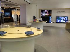 -华为授权体验店(中山公园来福士)