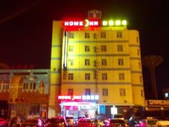 酒店外观夜景-如家酒店·neo(济南大明湖火车站超然楼店)
