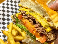 招牌和牛汉堡-UMAMI乌玛米披萨·汉堡·清真Halal(红岭北店)