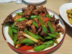渔村鲍鱼炒鸡-小船渔村•大连菜•大连焖鱼(黄河路店)