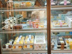 面包甜点陈列柜-麦趣尔(铁路局二分店)