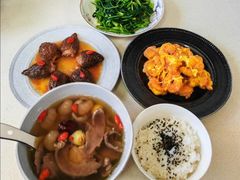 -乐禧母婴全自营月嫂(宝山店)