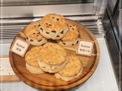 -SKROLL卡特司库·蛋糕定制·生吐司·司康(古北程家桥店)