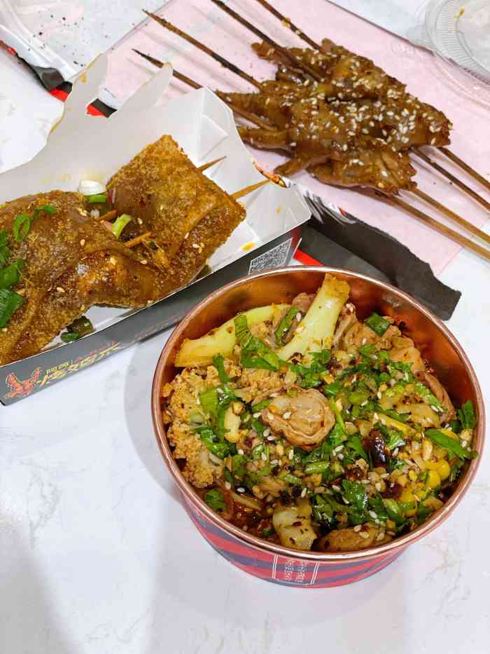 热卤食光(环宇荟店)-"单位楼下对面商场里的店,环宇荟负一层这几.