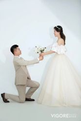 -雪中彩影婚纱摄影·微光艺术中心