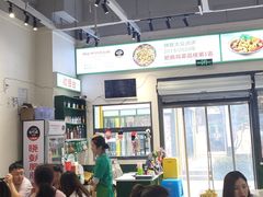 大堂-晓彭肥肠鸡·泡椒鸡火锅(水木天地店)