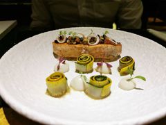 香煎三文鱼配番茄莎莎-AZUL by FUEL蓝色·法式酒馆(琶醍店)