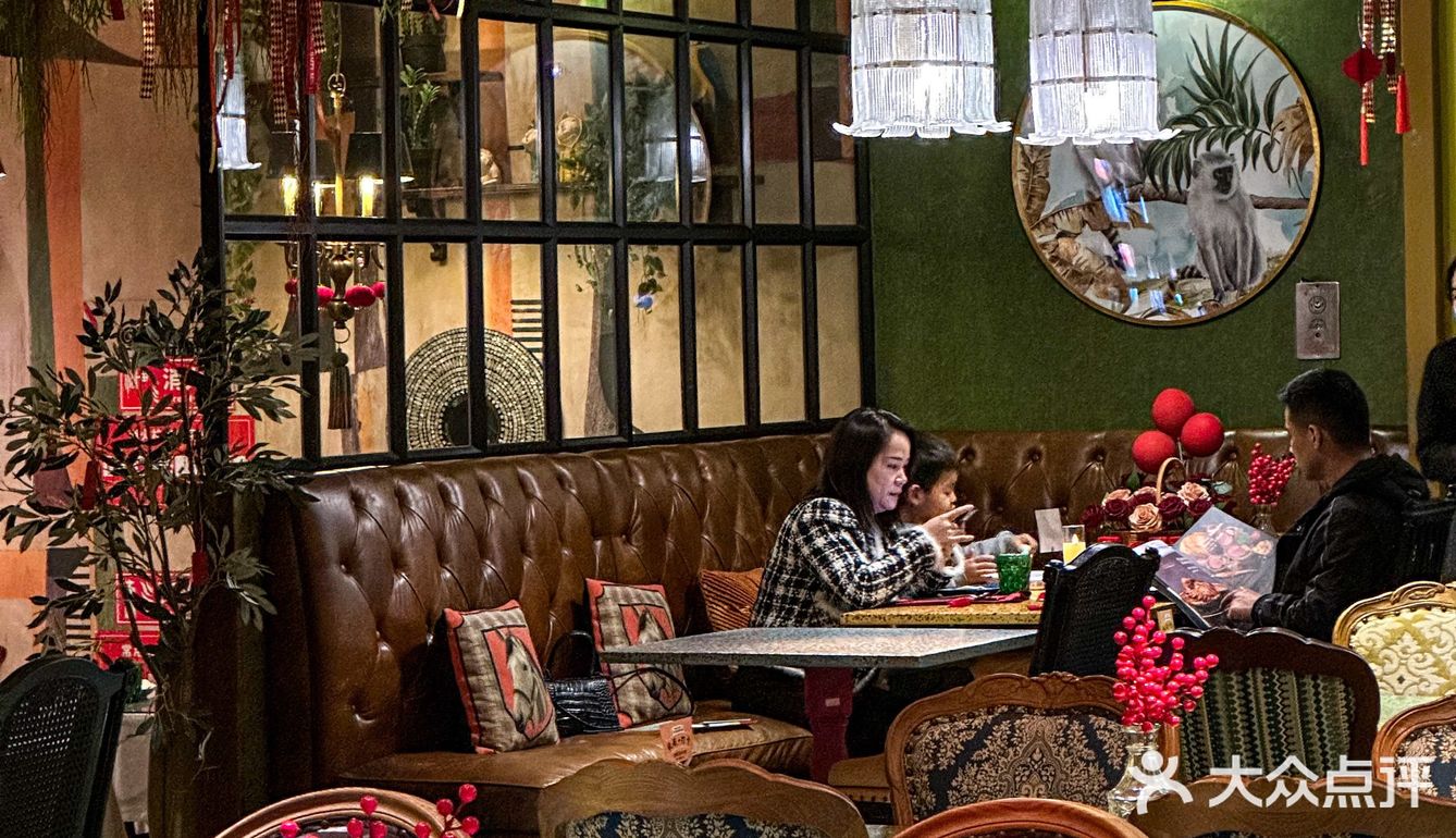 🌈和对象在这里过纪念日，一整个被浪漫哭