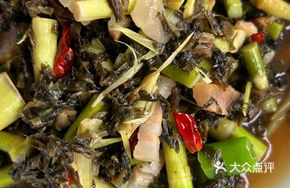 Snow Cabbage Stir-fried with Wild Bamboo Shoots