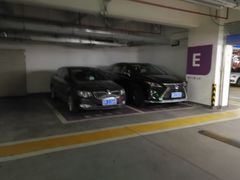 -万象城-停车场