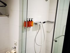 -桔子酒店(上海西藏北路地铁站店)