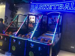 -世代星球·保龄球·镭战真人CS·团建(杨浦店)