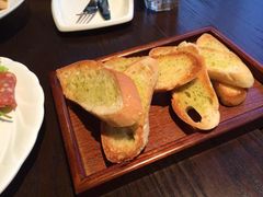 餐前蒜香面包组合-斯比特花园意大利餐厅(缤谷广场店)
