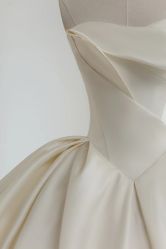 -派丽莫Pellimo原创设计婚纱品牌