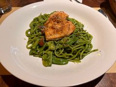 菠菜三文鱼意面-Magnet磁食(愚园路店)