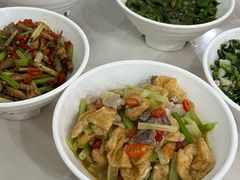 油豆腐炒剔骨肉-红色湘菜馆(春风店)