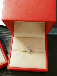 -威德钻石-克拉钻大本营(南京东路店)