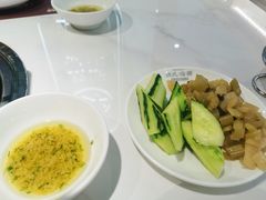 -洪氏嗨捞·广东猪肚鸡·椰子鸡火锅(西咸万象城店)