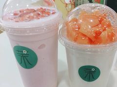 草莓酸奶奶昔-茉酸奶(松江开元地中海店)